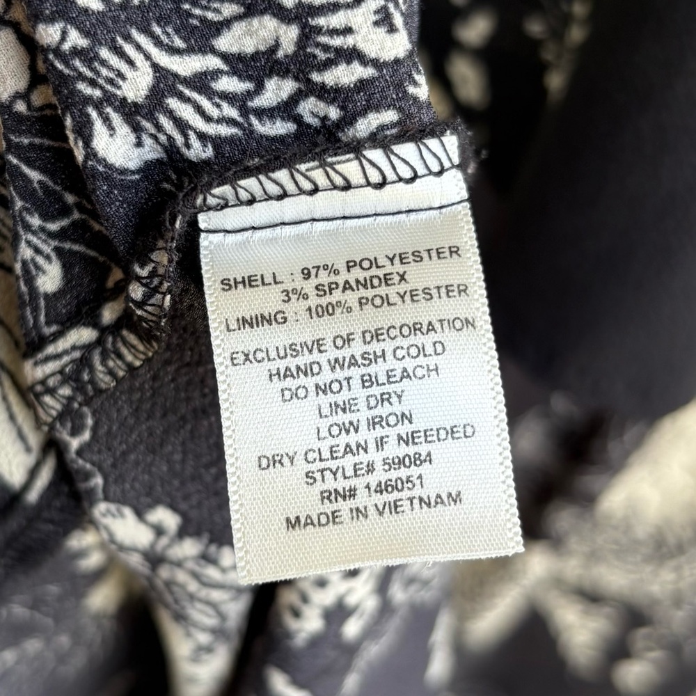 Monteau Black and Cream Floral Maxi Dress - Picture 9 of 9